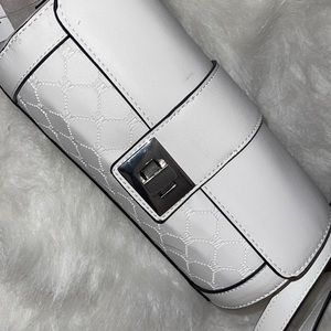 White Steve Madden Bag ; Cylinder Shape, Rare to find